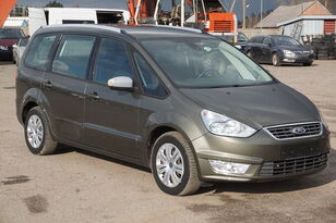 Ford Galaxy minivan