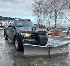 Ford Ranger with snowplow and sandspreader pick-up