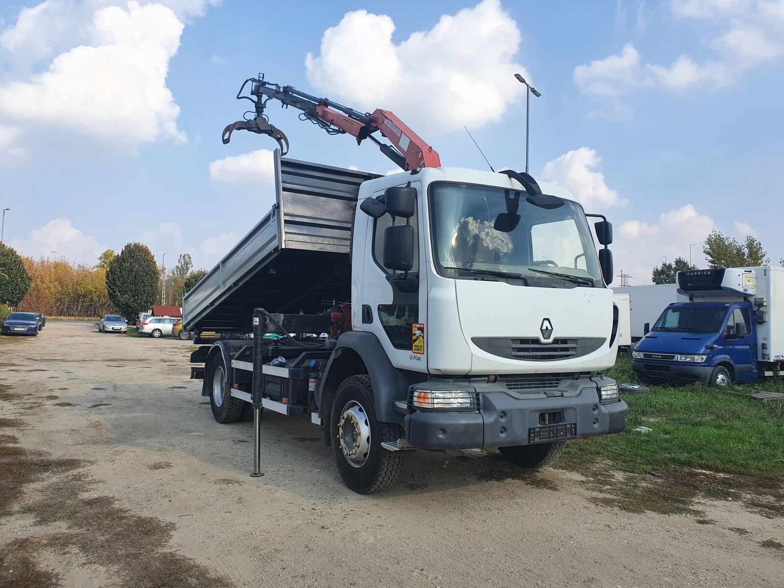 Renault Midlum 270 DCi -Tipper + HMF 635 K2 + remote billenős teherautó