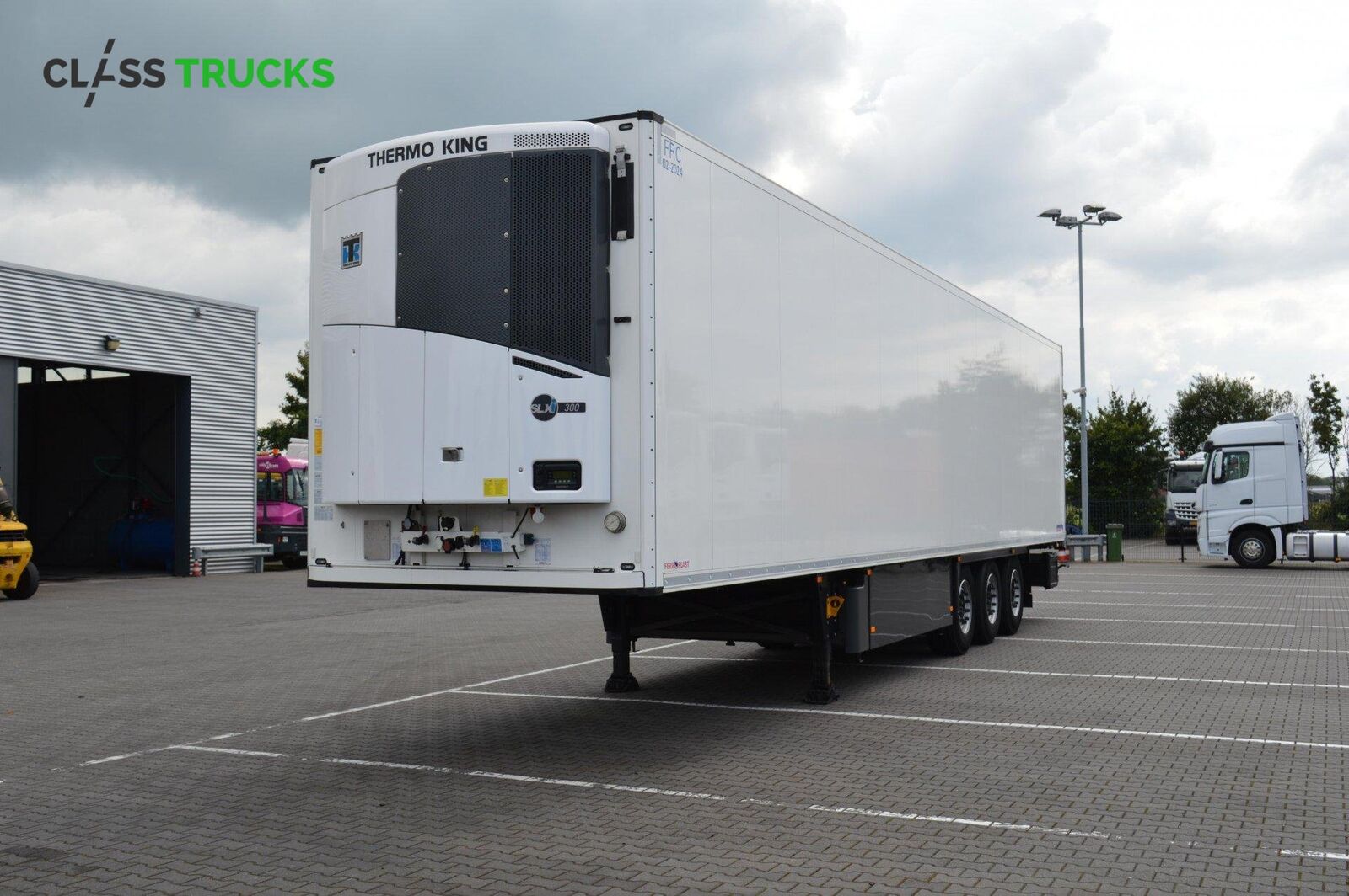 Schmitz Cargobull SKO 24/L - FP 60  hűtős félpótkocsi