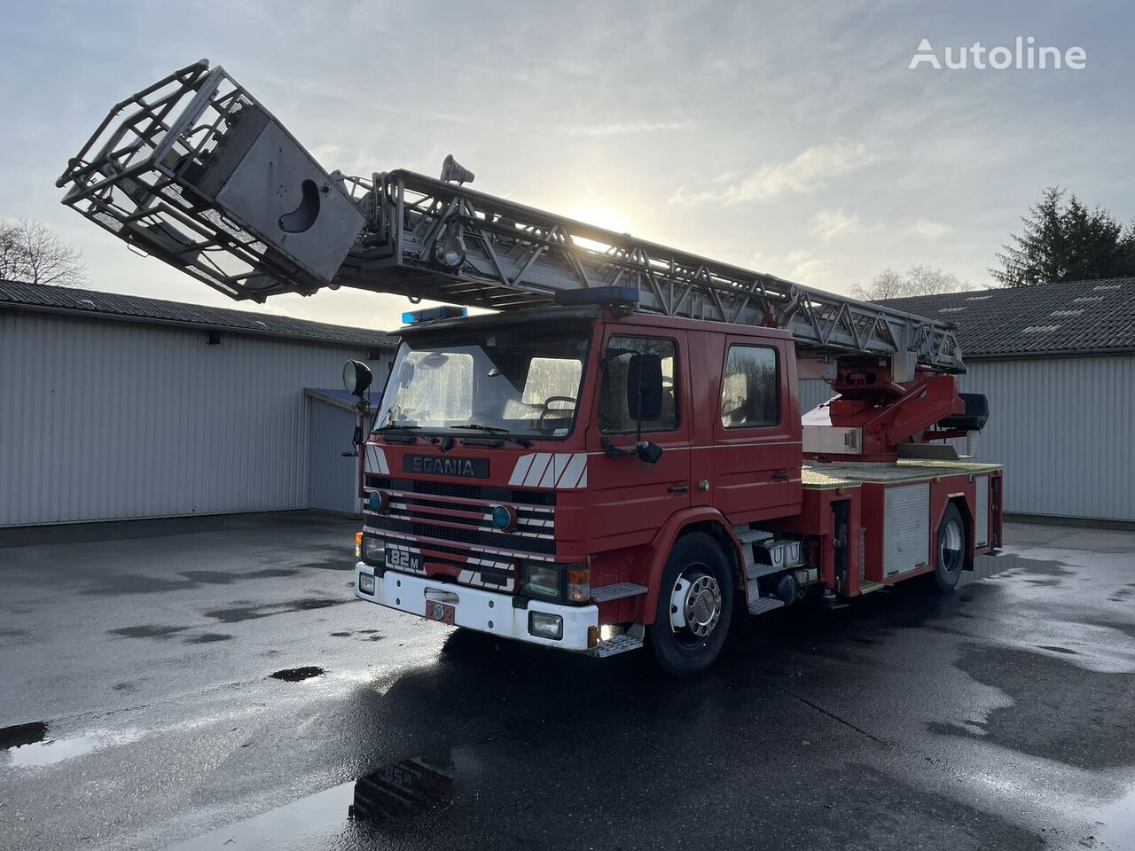 Scania 82M Doppelkabine magasból mentő