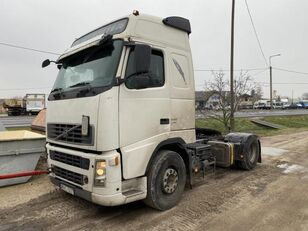 Volvo FH 42T B 440 nyergesvontató