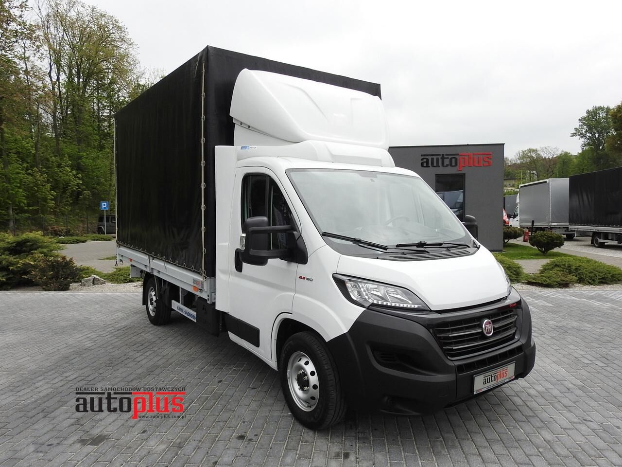 FIAT DUCATO PLANDEKA 8 PALET TEMPOMAT NAWIGACJA KLIMATYZACJA LEDY  13 ponyvás teherautó